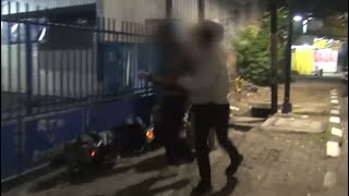 Kabur Berhamburan, Aksi Polisi Tangkap Gangster Tawuran Bikin Deg-degan - 86
