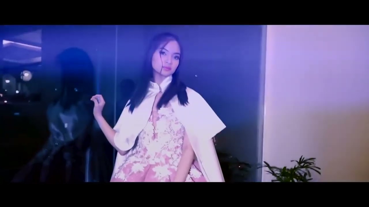 A Shared Year-End Moment: Maila Alog and the Christmas Holiday Fashion Show 2018