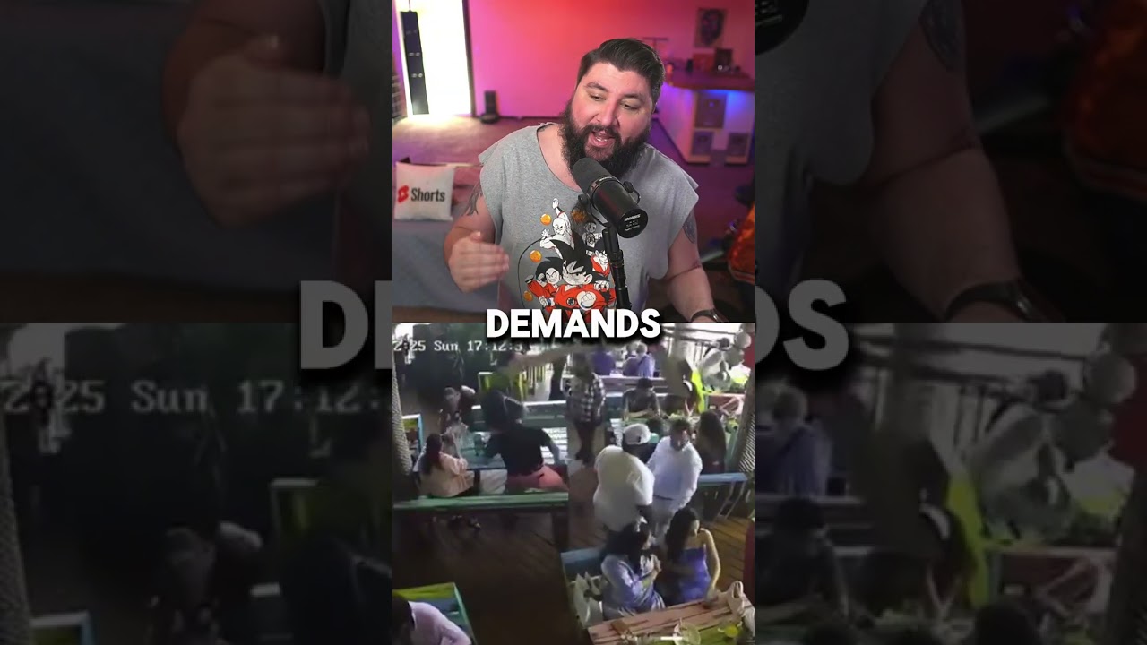 Придурок ругает еду в ресторане