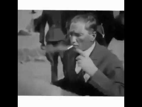 Mustafa Kemal Atatürk | Sigara içerken |