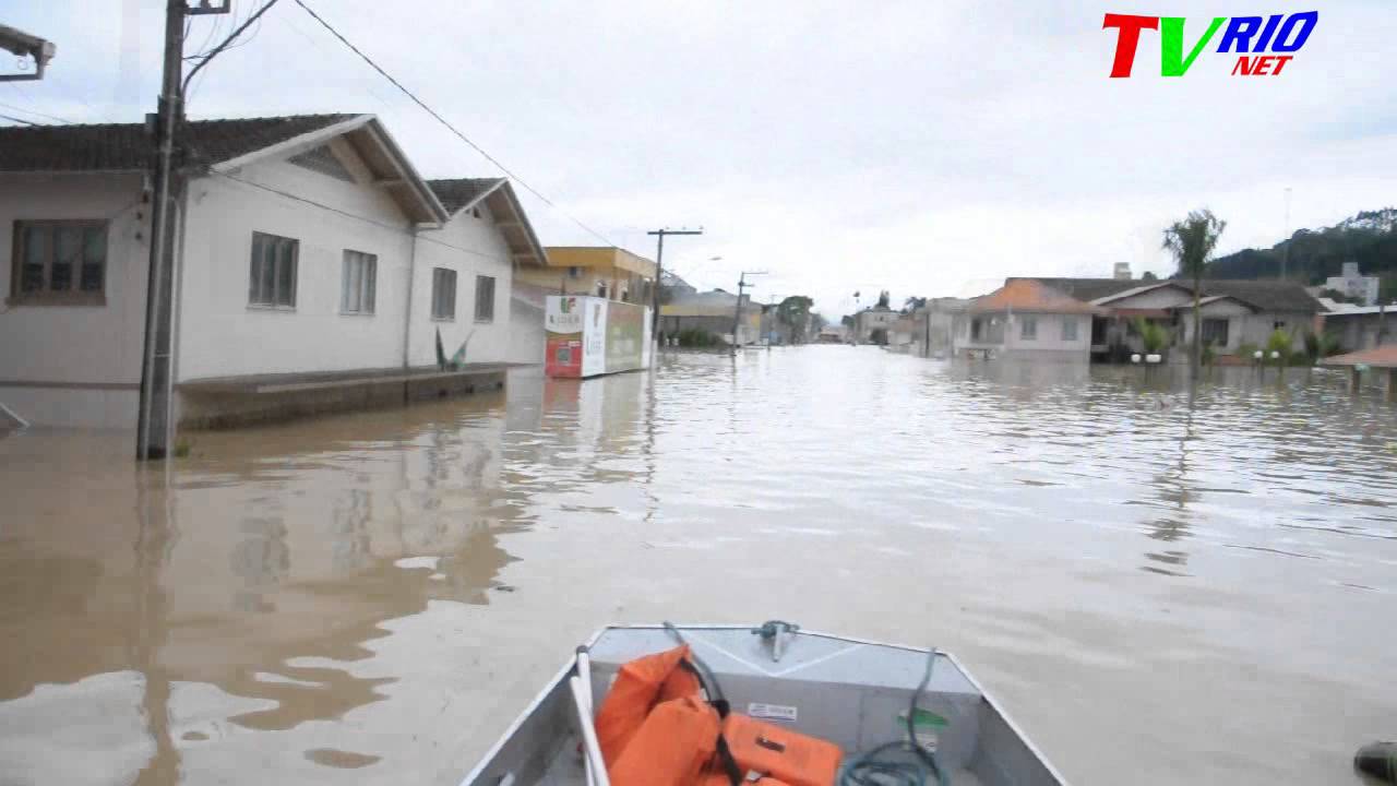 ENCHENTES EM RIO DO OESTE RUA SETE DE SETEMBRO TEM MAIS 2 METROS DE ÁGUA AQUI YouTube ENCHENTES EM RIO DO OESTE RUA SETE DE SETEMBRO TEM MAIS 2 METROS DE ÁGUA AQUI YouTube