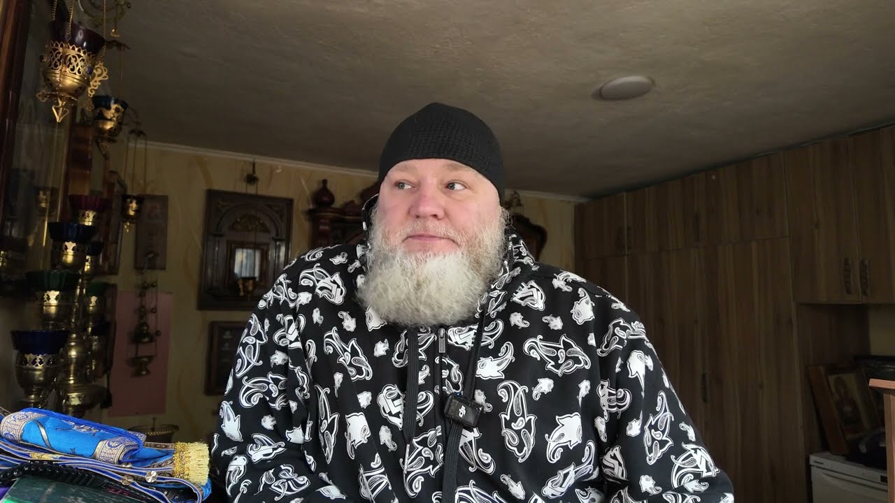 За нами следят. Мы на крючке....