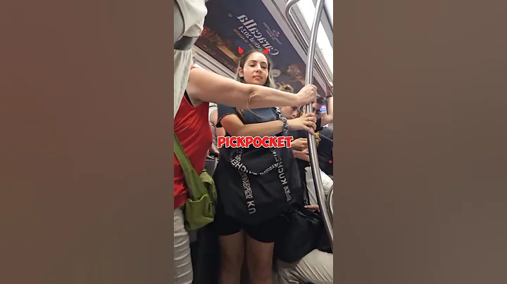 Sneaky pickpocket in Italy 😡😱 #pickpocket #family #traveling #travel