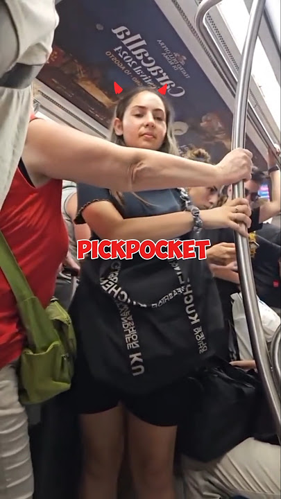 Sneaky pickpocket in Italy 😡😱 #pickpocket #family #traveling #travel