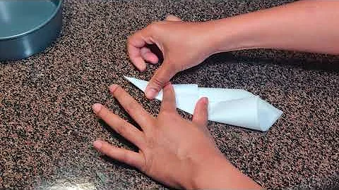 How to cut parchment paper for round cake pan in a minute? How to line a round cake pan perfectly?