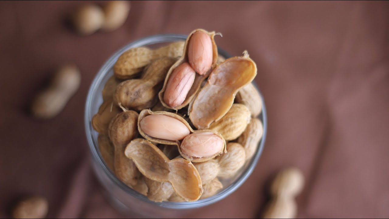 How to Boil Peanuts (Cach Luoc Dau Phong) - YouTube