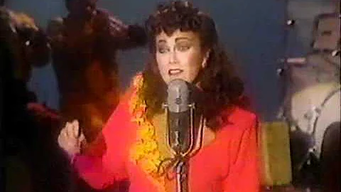 Lynda Carter - Chattanooga Choo Choo (Body and Sou...