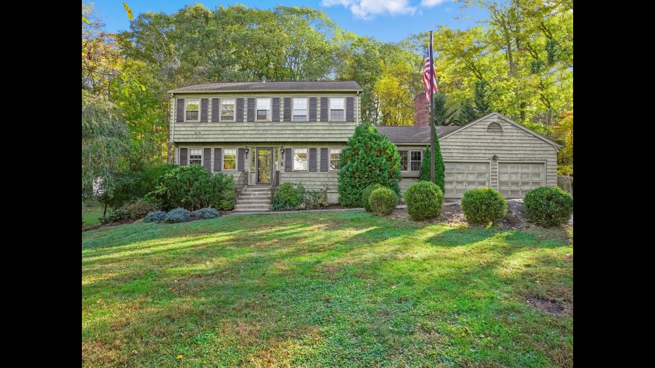 110 Sturbridge Lane Trumbull, CT | ColdwellBankerHomes.com