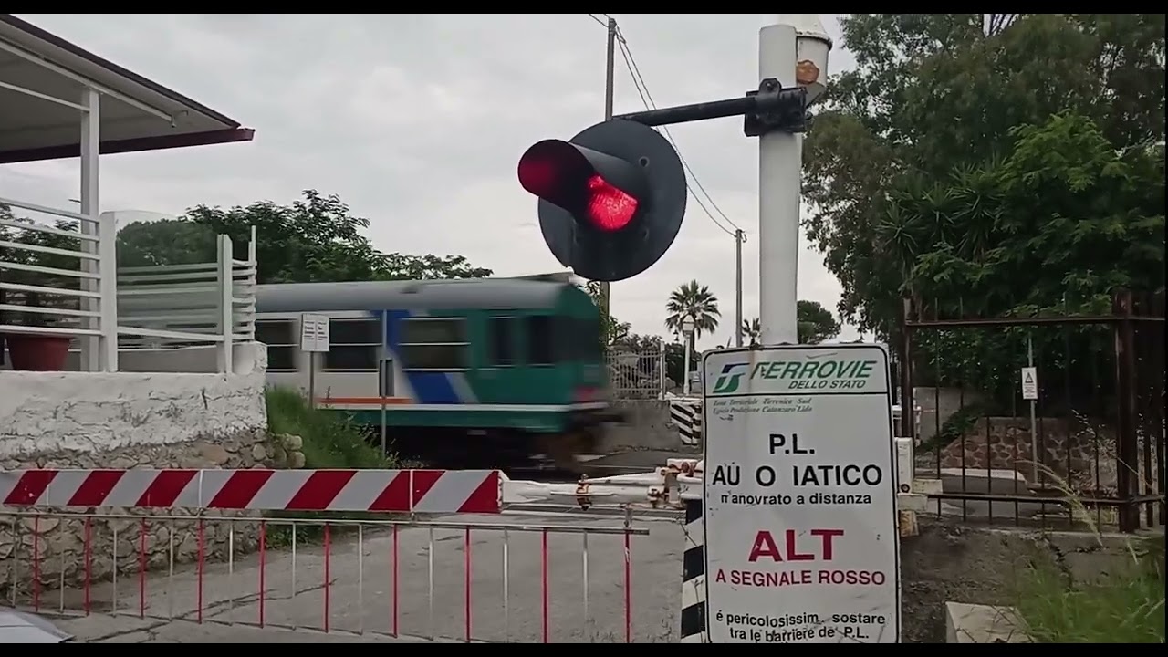 Passaggio a livello di Guardavalle Marina (CZ)-Video del 2023