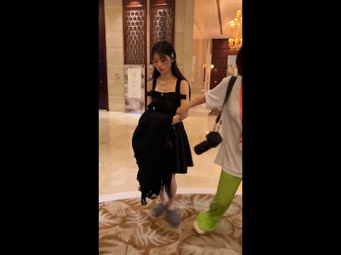 单依纯《湖南好有味》 0621长沙上班录制路透   好困，生无可恋，被“保姆”一把拉走  （bgm: 《为你钟情》声生不息）