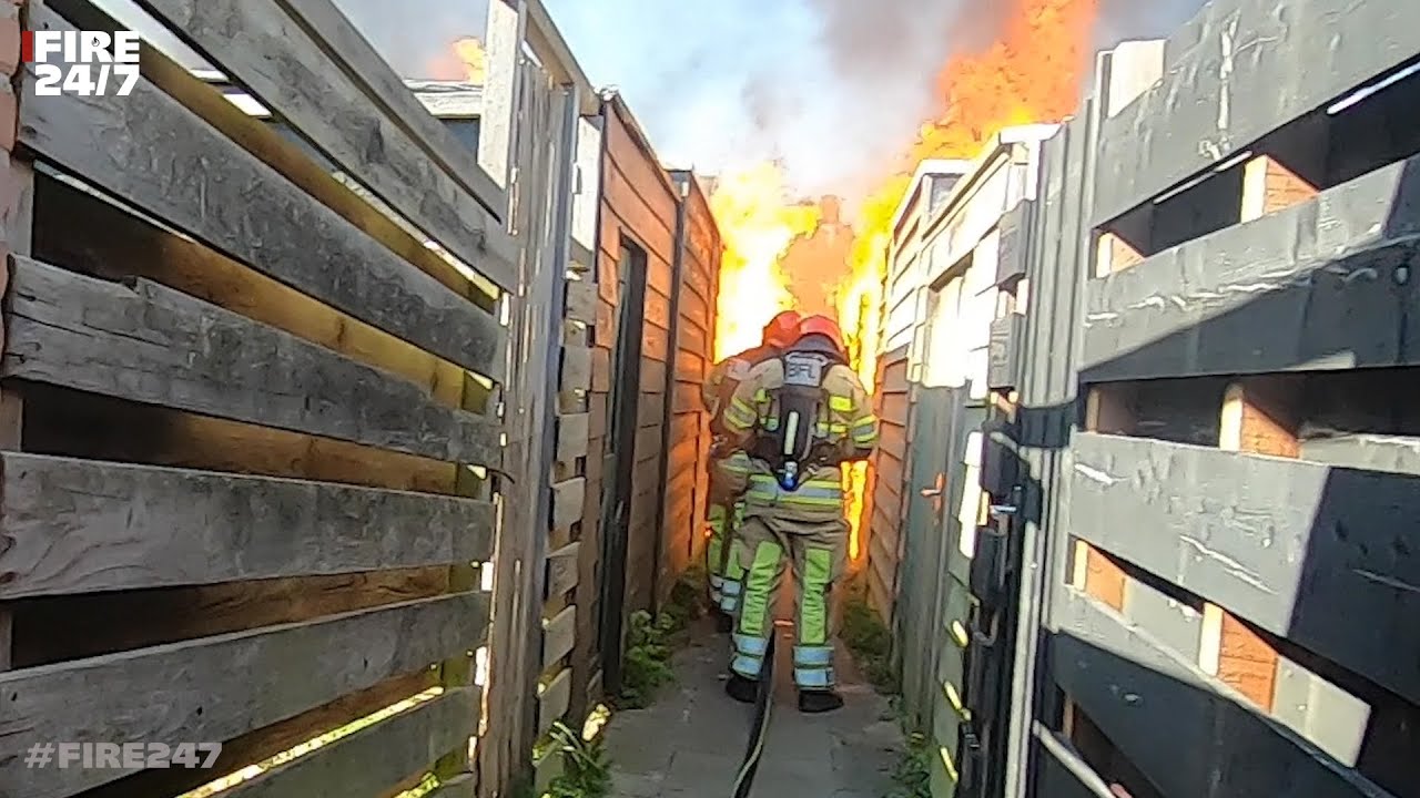 DUTCH FIREFIGHTERS - SCHUREN GAAN IN VLAMMEN OP