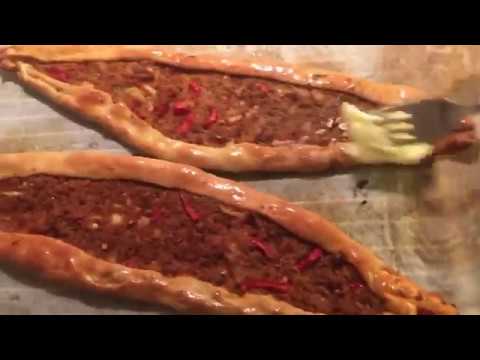 Video: Sådan Tilberedes Du Tyrkisk Pide-pizza Med Hakket Kød I Form Af En Båd: En Trin For Trin Opskrift