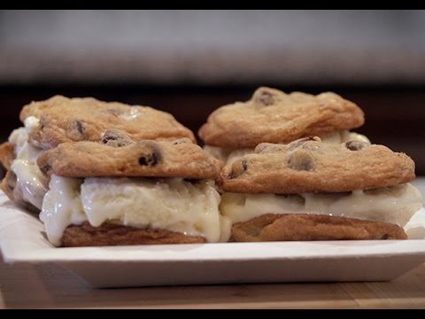 how-to-make-chocolate-chip-cookie-ice-cream-sandwiches