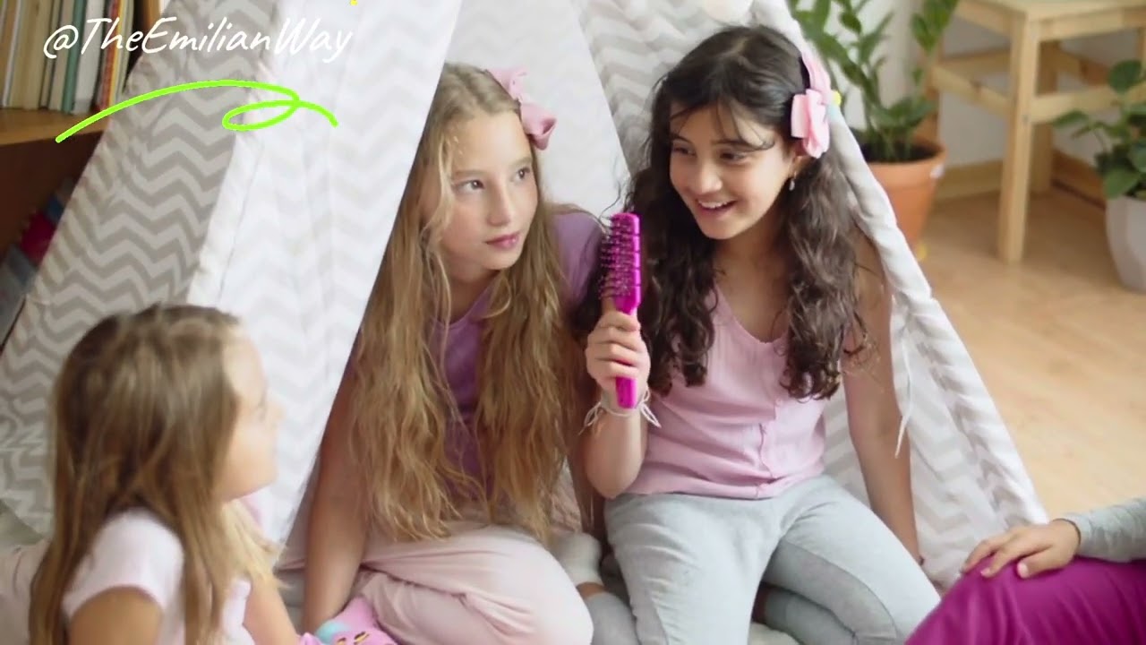 Zâmbesc dar doare…