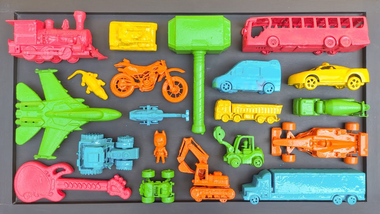 Membersihkan Mainan Mobil Balap, Truk Molen, Bus Telolet, Tank Baja, Excavator, Pesawat Terbang.