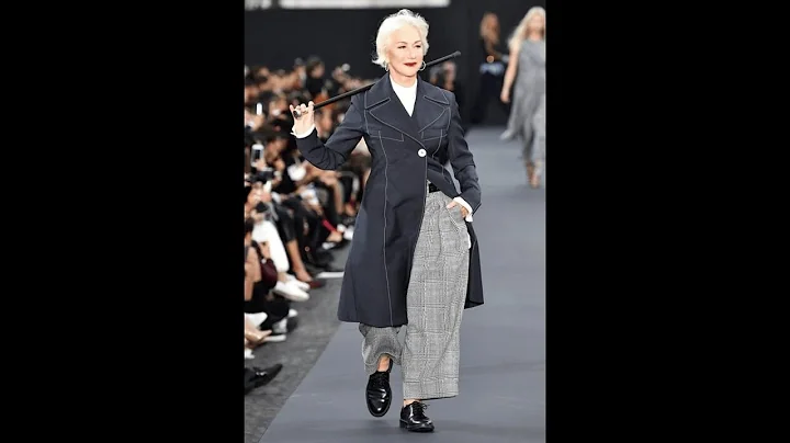 She’s 80 and Dresses Like a True Work of Art