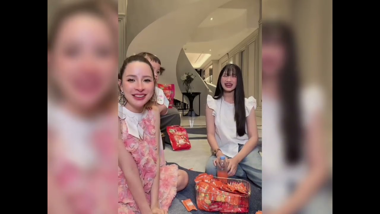 น้องโมเน่ สอน พี่ผักบุ้งแฟนสาวนักฟุตบอล เต วรากร ไลฟ์รีวิวสินค้า 