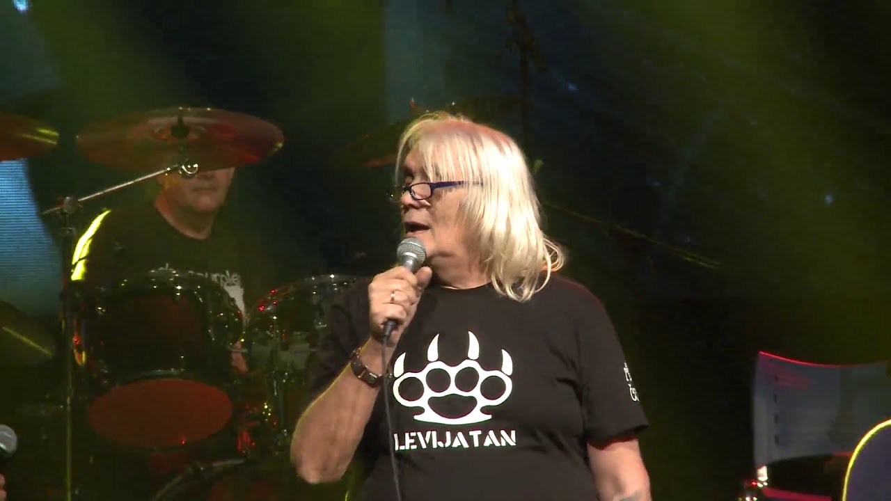 Riblja Čorba i Azra Kozličić - Daj ne pitaj - (Čorba se čuje i bez struje SC 2017)