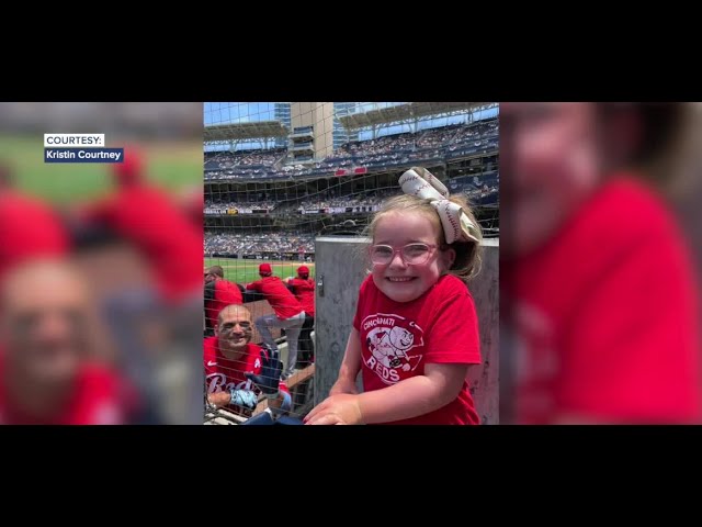 Joey Votto grabbed Reds fan's shirt in disgust after foul ball