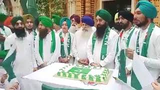 Mery Watan yeh Aqdeeten // Respect love Our Sikh_brothers Pakistan loves you back .