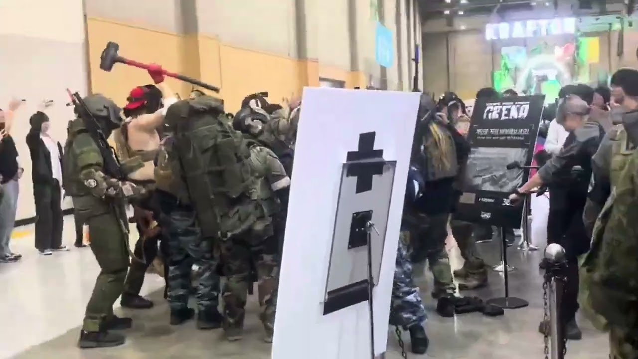 2025년 11월 15일(토) 지스타,타르코프 부스. 니키타의 커다란 똥을 맞기 6시간 전.