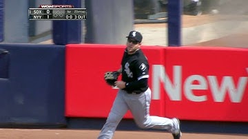 CWS@NYY: Shuck ranges to warning track for catch