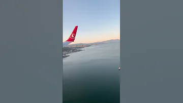 Turkish Airlines Overhead Bosfor الخطوط الجوية التركية في سماء اسطنبول مضيق الفوسفوري Shorts 