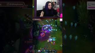 Montaña rusa de emociones jajasjasjuasj   #leagueoflegends #clip #streamergirl #chile #LAS