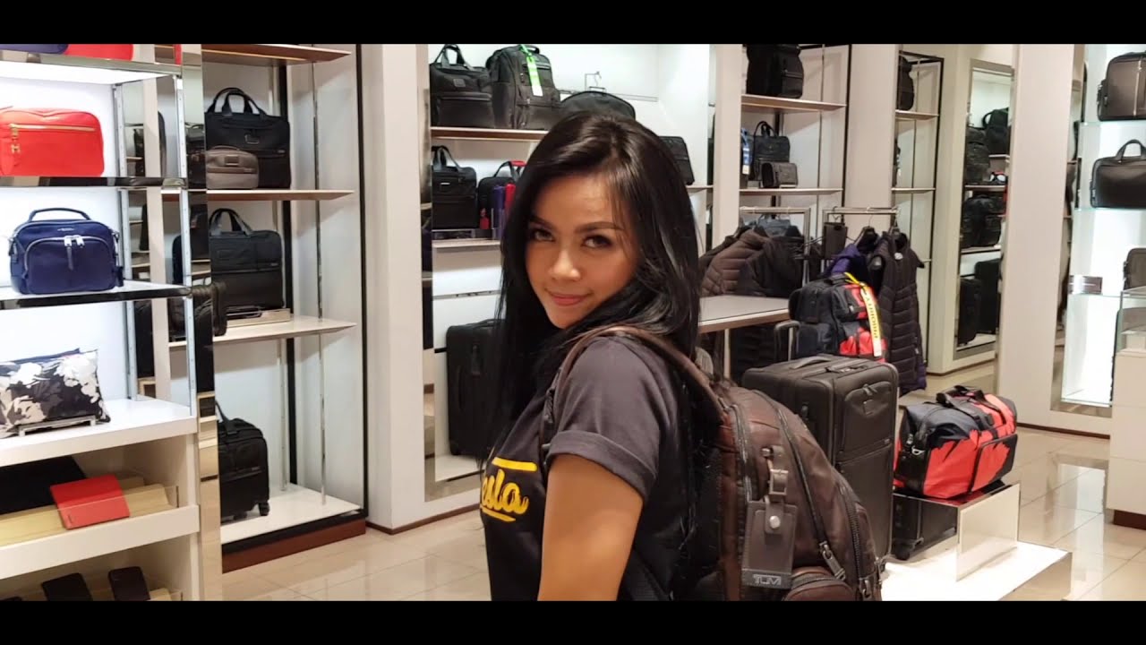 tumi saratoga leather