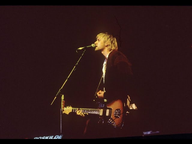 Nirvana - 06/26/92 - Dyrskuepladsen (Roskilde Festival), Roskilde, Denmark class=