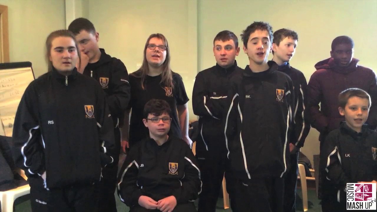 Music Mash Up TV: Scoil Bernadette singing: Falling in Love with you