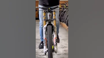 Test Riding Santa Cruz V10 Mountain Bike MTB Shorts 