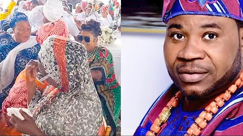 Eniola Badmus Goes Down On Her Knees To Greet Madam Saje, Yetunde Wunmi, At Murphy Afolabi’s Fidau