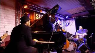 Yakir Arbib Trio - Techno-Trance (live)