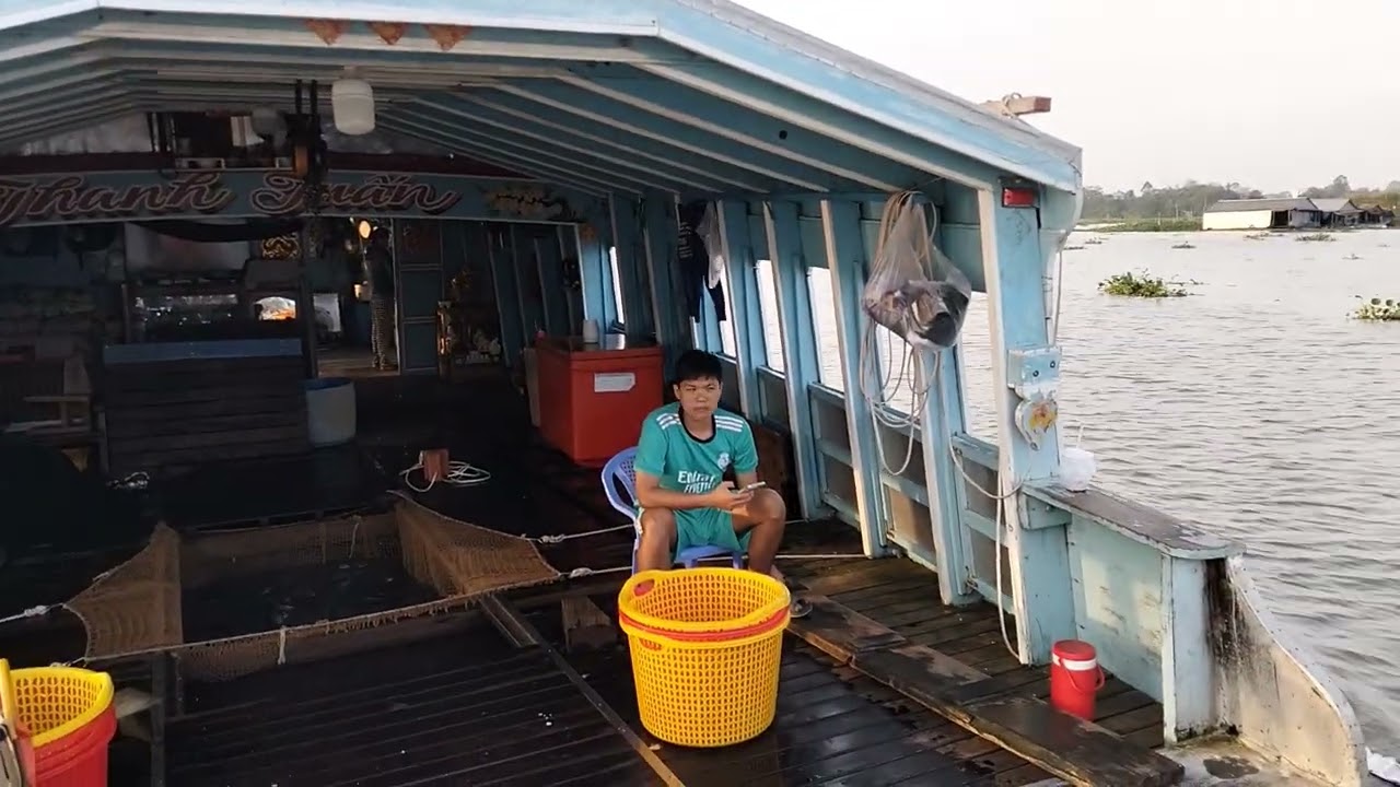 Phong cảnh miền tây sông nước hôm nay trời buổi sáng rất là đẹp 