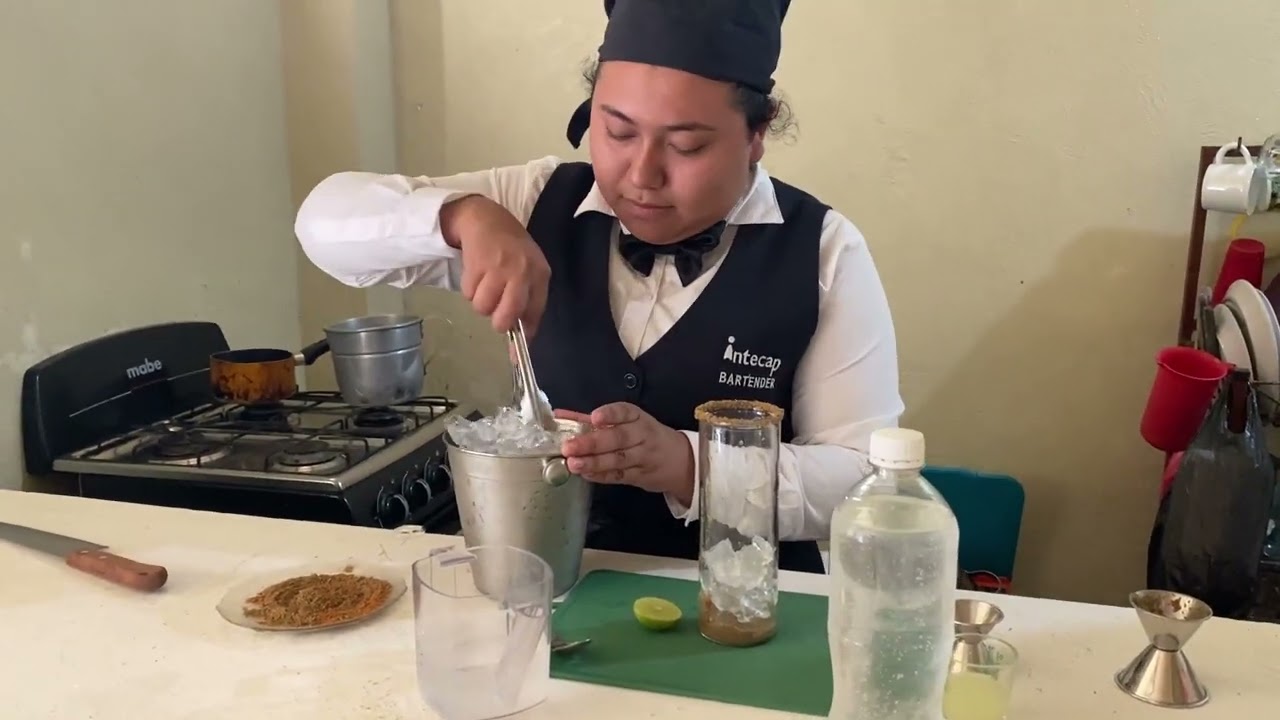 Preparacion de Simarrona bebida refrescante. #bartender - YouTube Preparacion de Simarrona bebida refrescante. #bartender - YouTube