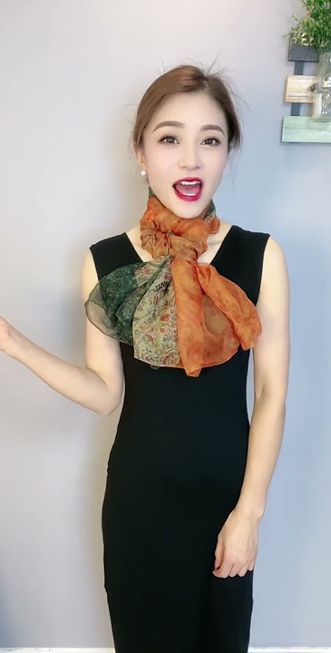 Big Boobs? 🙌 Flattering Silk Scarf Styles That DON’T Bulk #BodyPositiveFashion #CurvyStyle #SUNXZZ