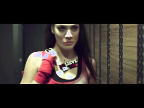 Ivi Adamou feat.