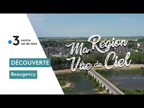 Beaugency in three views: a château, a walk through town and its abbey