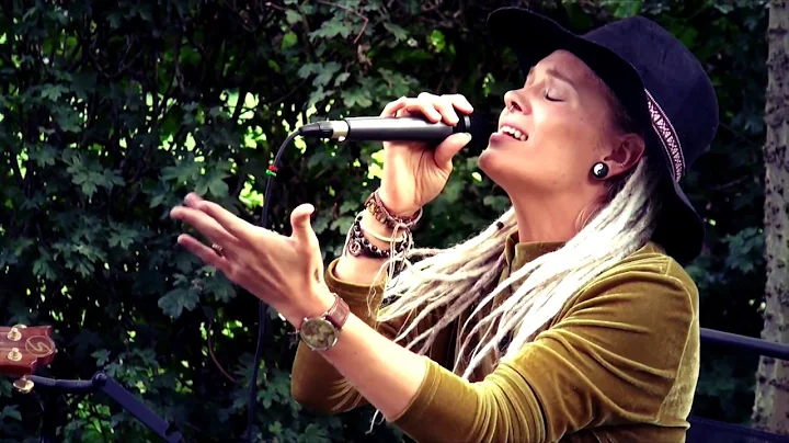 Gravity - Leo Stannard feat. Frances (Cover by Ang...