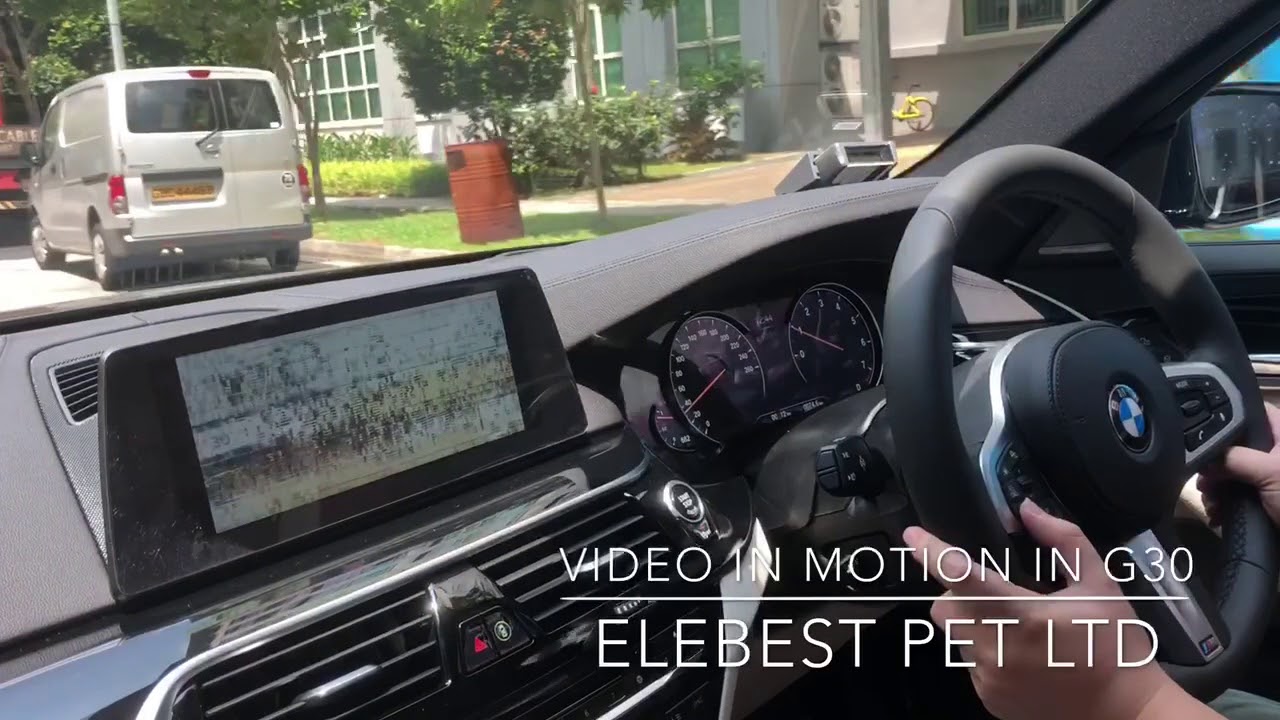 Video in motion in BMW G30 YouTube