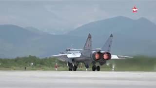 Бой в стратосфере: российские МиГ 31 уничтожили «нарушителя» воздушной границы Бой в стратосфере: российские МиГ 31 уничтожили «нарушителя» воздушной границы