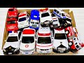 救急車とパトカーのミニカー坂道走らせました。サイレン鳴らして緊急走行。｜An ambulance and a police car were driven down a hill.