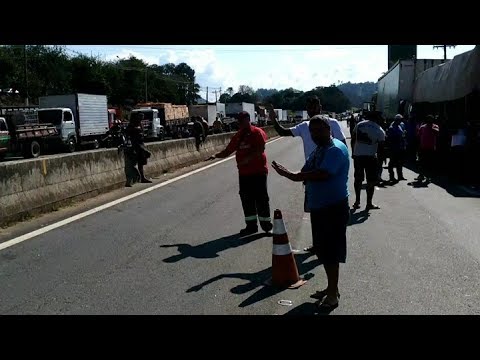 Protesto dos caminhoneiros continua