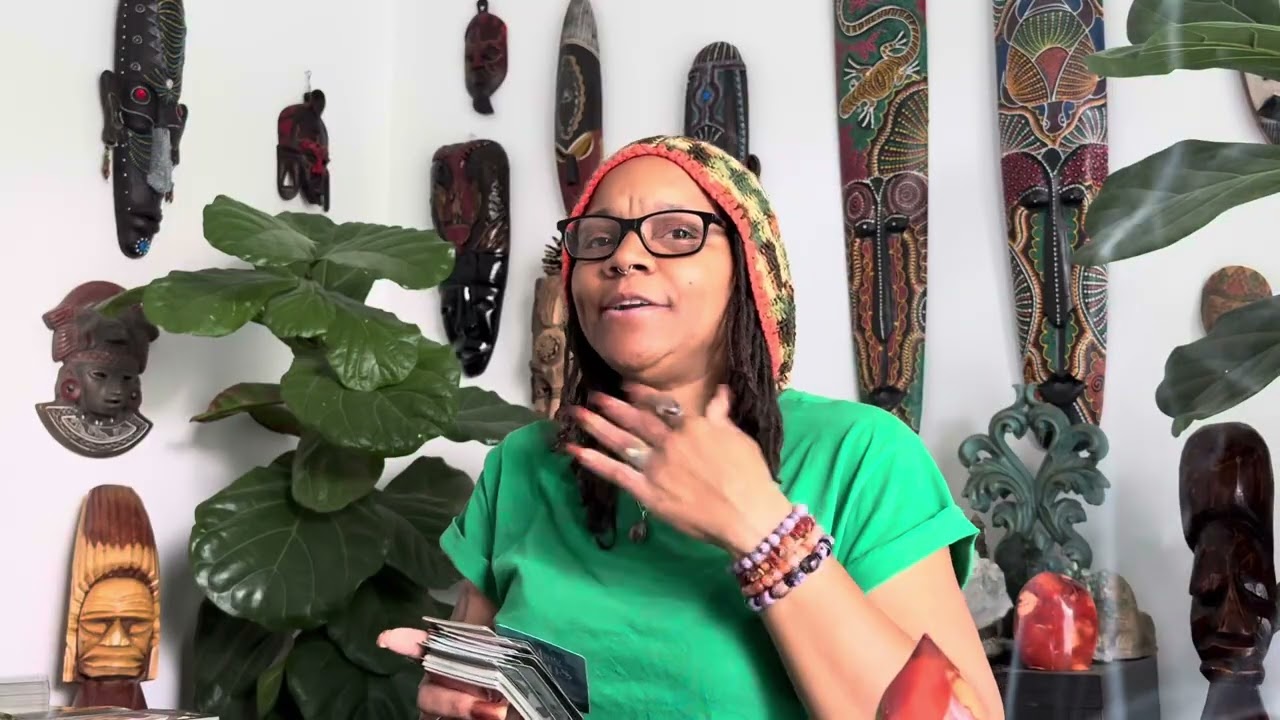 Какого хрена? Смотрю, как ты восстаёшь. Он не может контролировать свои эмоции.