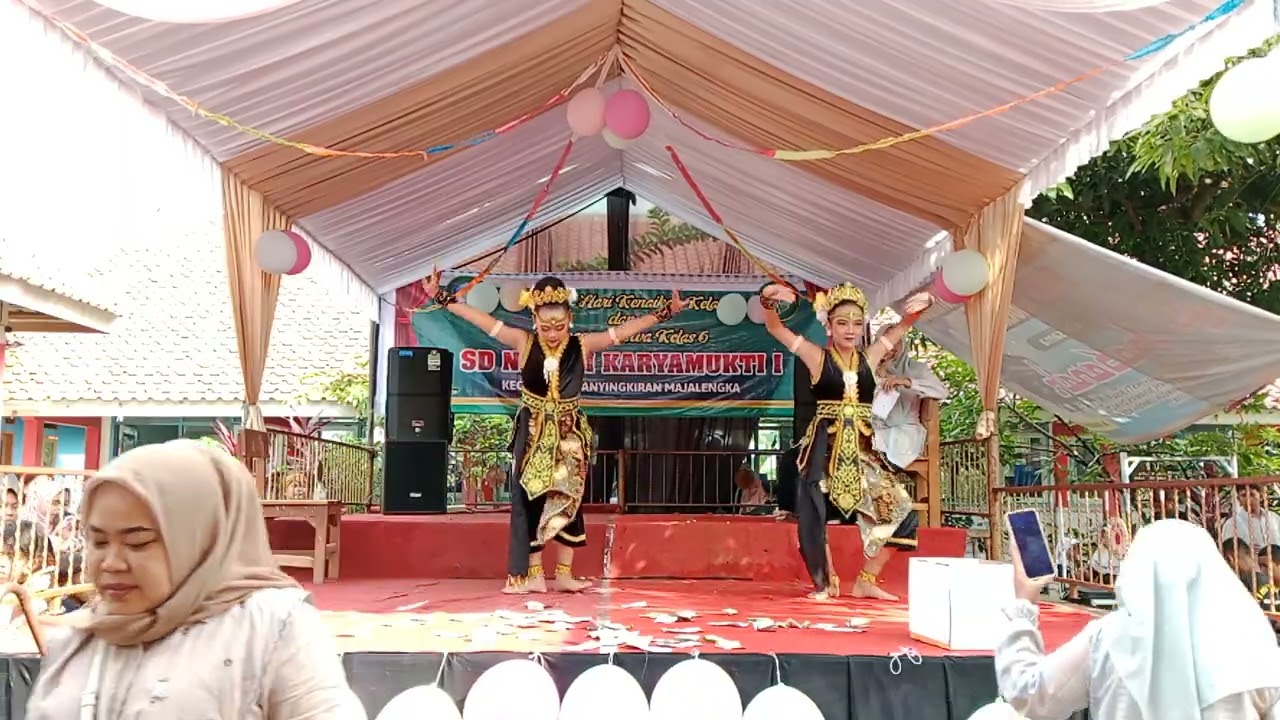 Penampilan JAIPONG BUNG KARNO Sheril & Afni di Acara kenaikan kelas SDN KARYAMUKTI 1😍🥰🥰💃💃