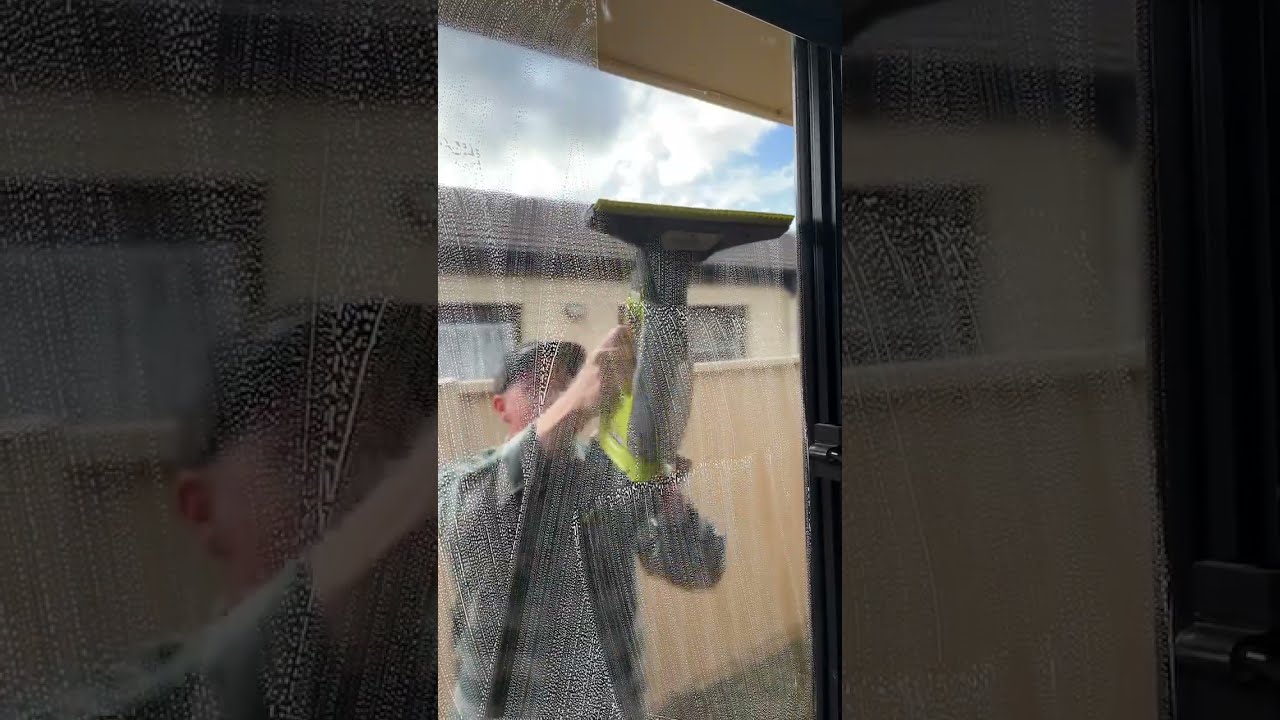Ryobi Window Vac Sucks 