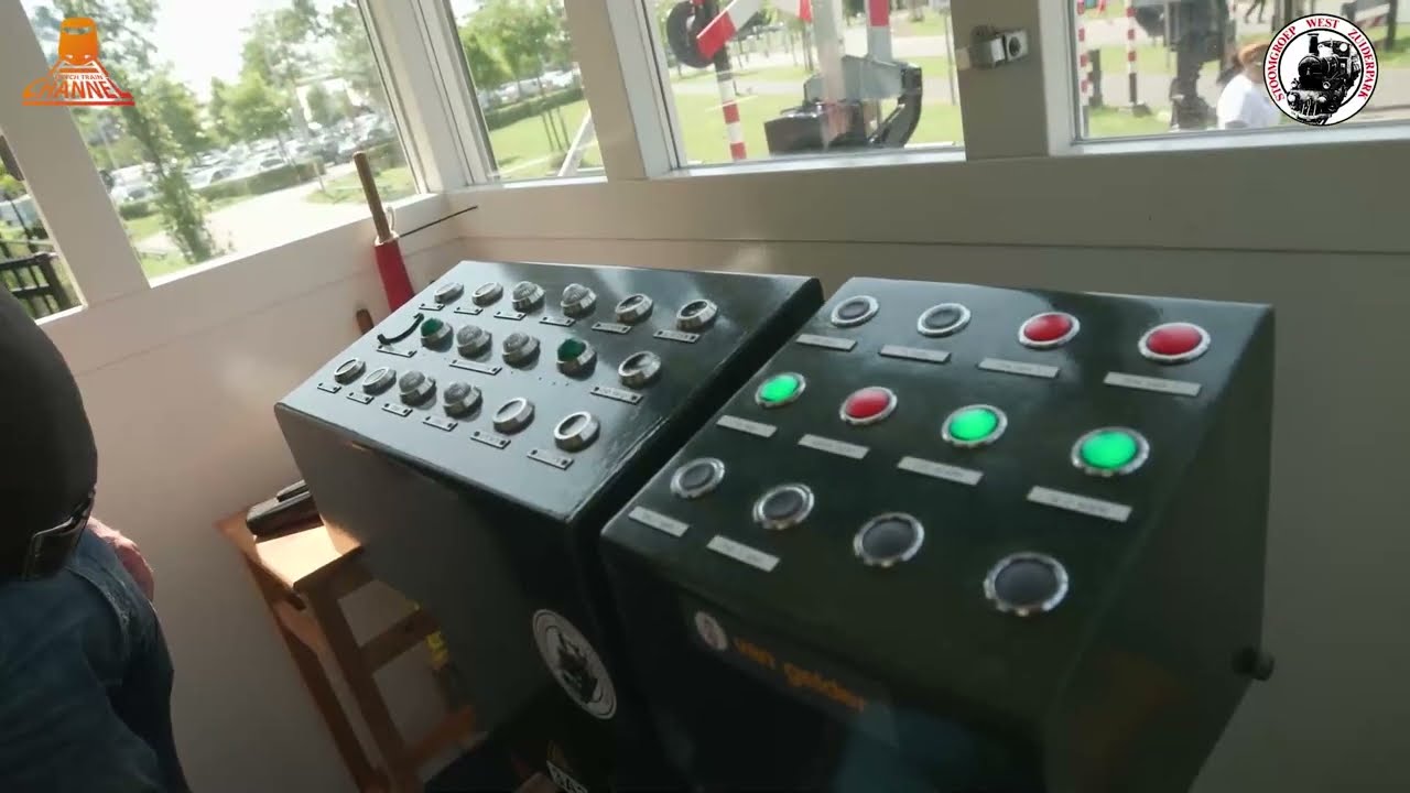 DUTCH RAILROAD CROSSING - Stoomgroep West Zuiderpark - Den Haag