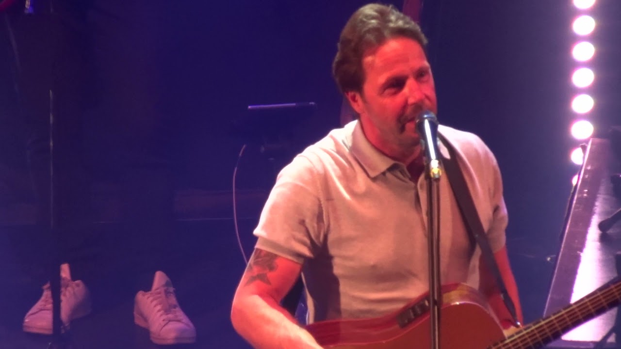 Doe het licht maar uit - Mama's Jasje @Arenaconcerten Gent 01-07-2021