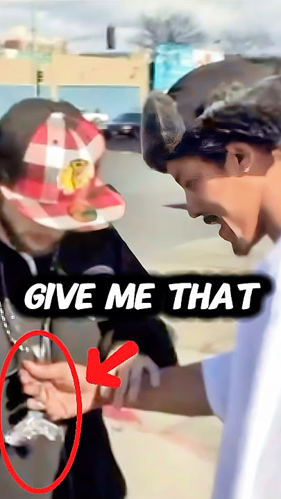 White Crip From LA Gets His Chain Snatched by Oakland Bloods😲